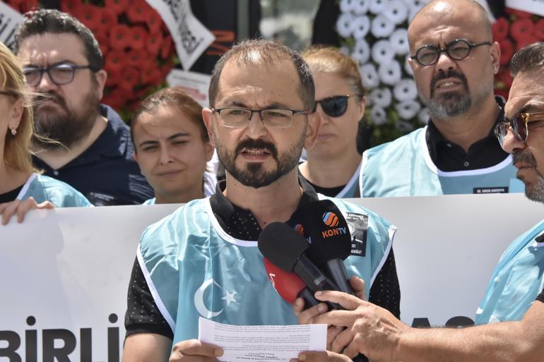 Görev yaptığı hastanede öldürülen Dr. Ekrem Karakaya, anıldı