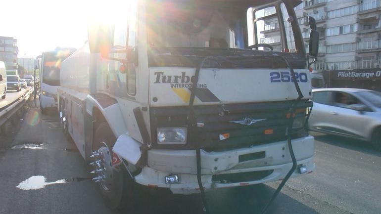 Küçükçekmecede yol tartışması zincirleme kazayı getirdi: 13 yaralı