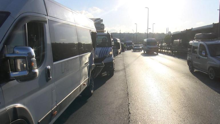 Küçükçekmecede yol tartışması zincirleme kazayı getirdi: 13 yaralı