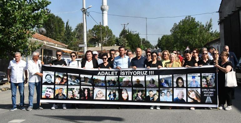 Çorluda tren kazasında ölen 25 kişi için anma etkinliği düzenlendi