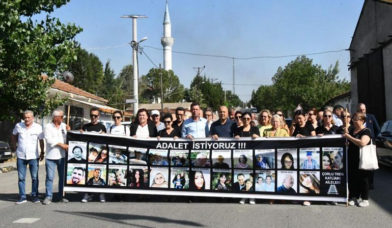 Çorluda tren kazasında ölen 25 kişi için anma etkinliği düzenlendi