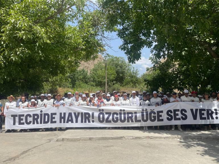 DEM Partili Hatimoğulları: Seçilmişlerin yerine atanmışı getiremezsiniz