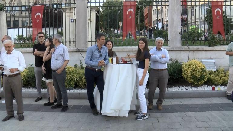 İstanbul Valisi Davut Gül, LGSden 500 tam puan alan 77 öğrenciyle buluştu