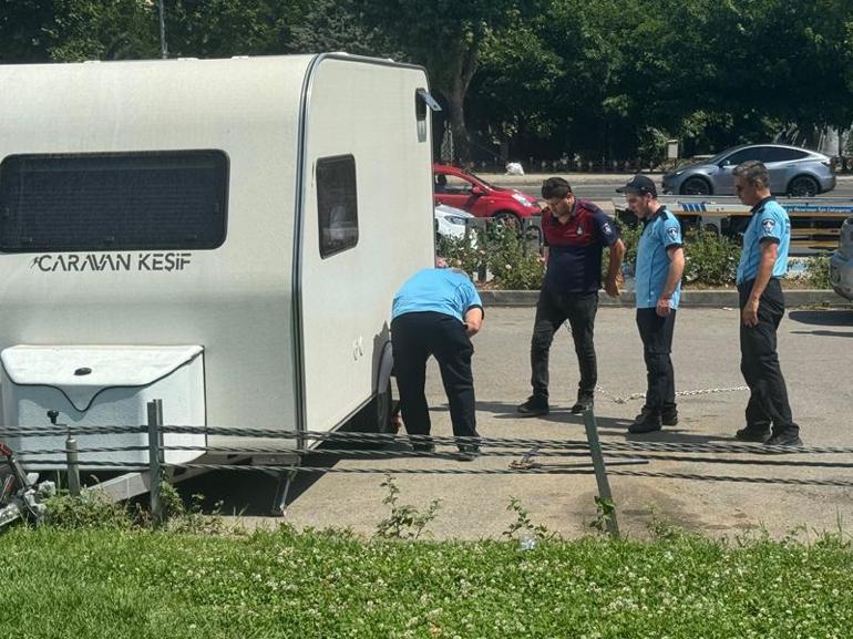 Maltepe Sahilindeki karavanlar belediye ekiplerince kaldırıldı