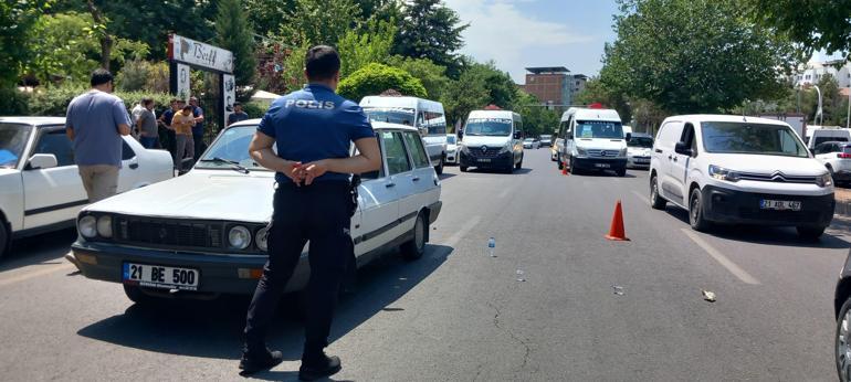 Minibüs şoförü, trafikte karşılaştığı husumetlisini tabancayla vurdu; o anlar kamerada