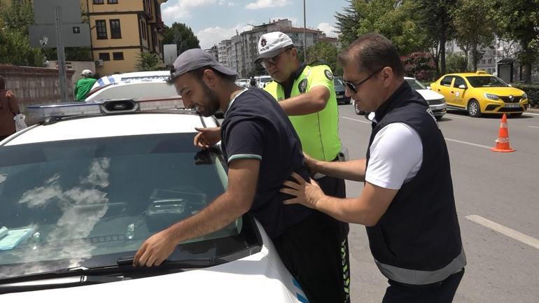 Ehliyetsiz motosiklet kullanırken yakalandı; Ceza yazılmasın diye kaçmaya çalıştım, olmadı dedi