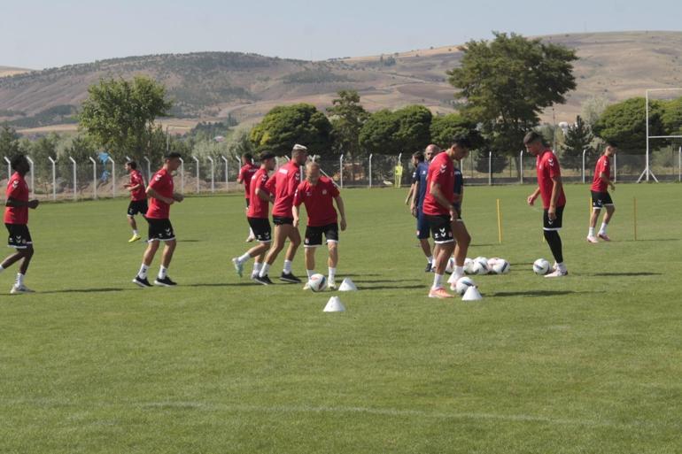 Bülent Uygun: Hiçbir futbolcuya değerinden fazla vermek tarafında değiliz