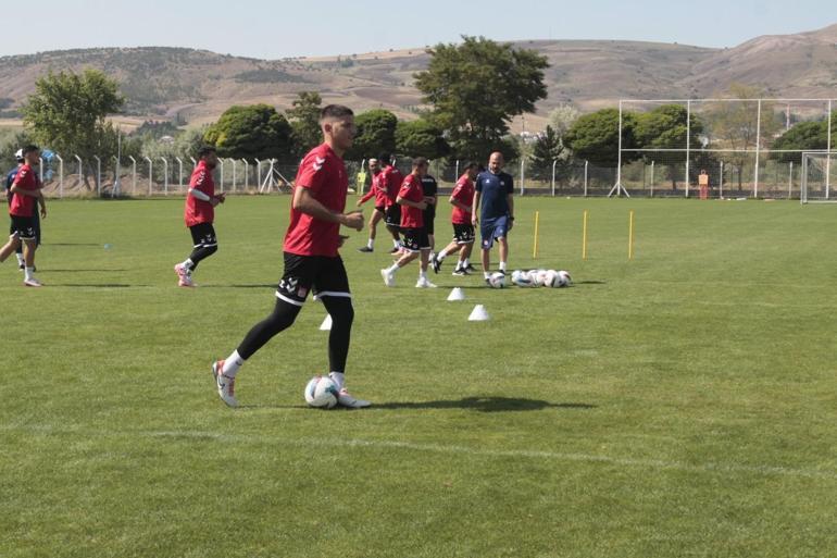 Bülent Uygun: Hiçbir futbolcuya değerinden fazla vermek tarafında değiliz