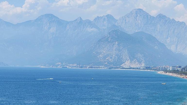 Yüksek nem ve sıcak hava bunalttı, sahiller doldu