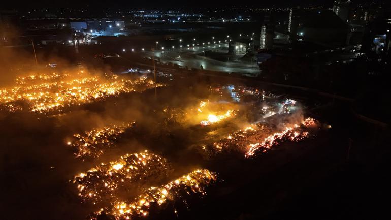 Sökede kağıt fabrikasındaki yangına, havadan müdahale yeniden başladı