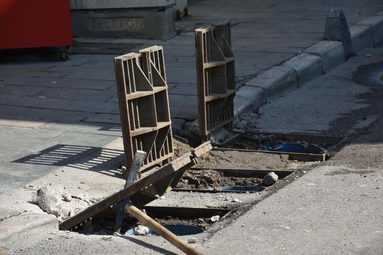 İzmirde akıma kapılan 2 kişinin ölümüne ilişkin gözaltı sayısı 25 oldu