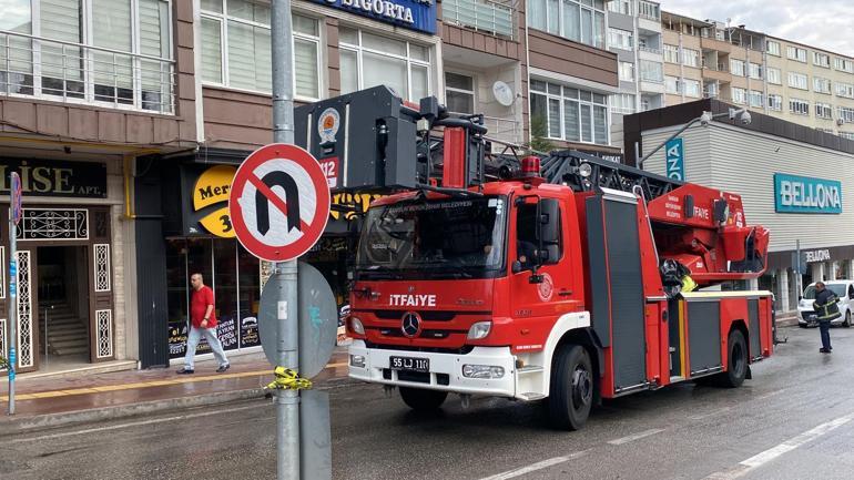 4üncü kattaki evinin balkonunda atlamaya kalkışan kadını ekipler ikna etti