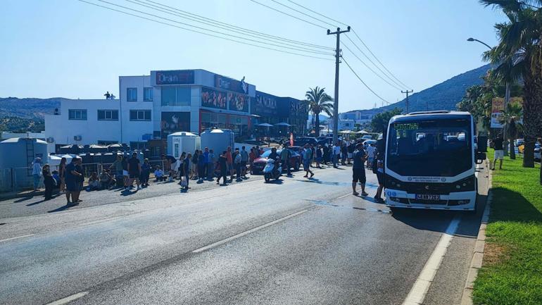 Bodrumda otomobil ile minibüs çarpıştı: 14 yaralı