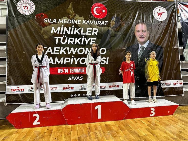 Sultangazi Spor Kulübü sporcuları Sivastan altın madalya ile döndü