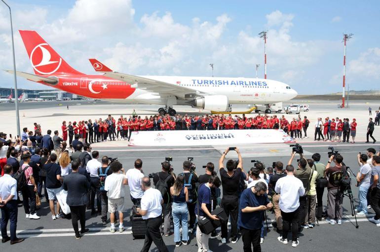 Türkiyeyi Olimpiyat Oyunlarında temsil edecek olan milli sporcular için uğurlama töreni düzenlendi