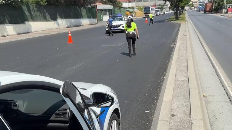 Avcılarda motosiklet çekiciye çarptı; baba ile oğlu öldü