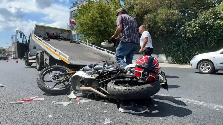 Avcılarda motosiklet çekiciye çarptı; baba ile oğlu öldü