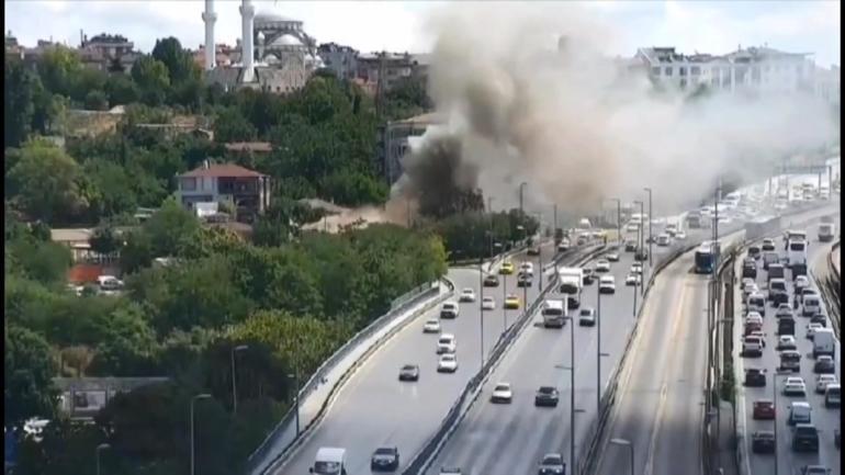 Küçükçekmecede Cemevi ve Kültür Merkezindeki yangın söndürüldü