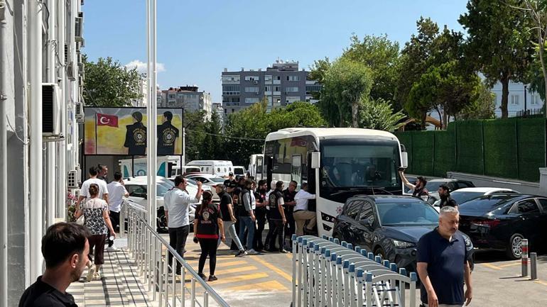 İzmirde sokakta akıma kapılan 2 kişinin ölümüyle ilgili gözaltına alınan 11 kişi adli kontrolle serbest