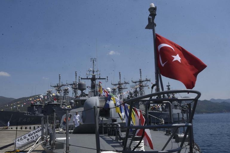 TCG Kuşadası ve TCG Kumkale, Katarda görev yapacak