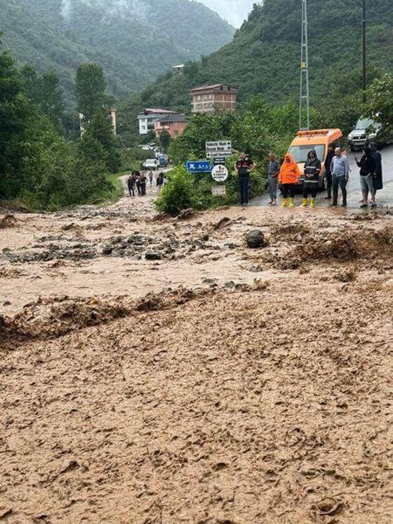 Trabzon’da sağanak, sel, taşkın ve heyelana neden oldu