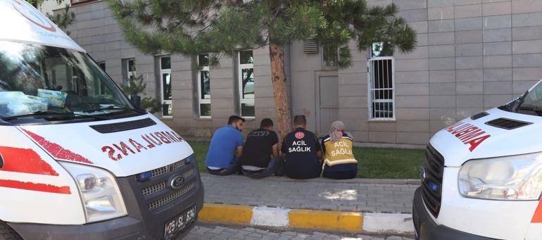 Erzurumda ambulans ile hafif ticari araç çarpıştı: 4 ölü, 1 yaralı