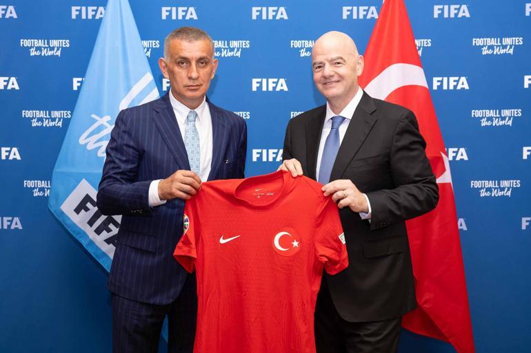 TFF Başkanı Hacıosmanoğlu, Pariste FIFA Başkanı Infantino ile görüştü