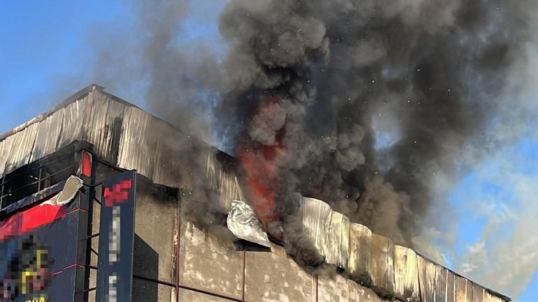 Diyarbakırda otomobil yedek parça dükkanında yangın; 6 yaralı