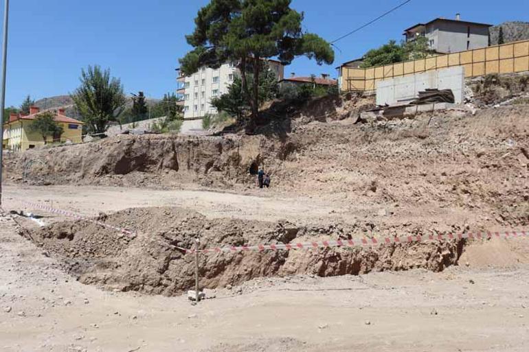 Amasya’da temel kazısında Roma dönemine ait 3 eski mezar bulundu