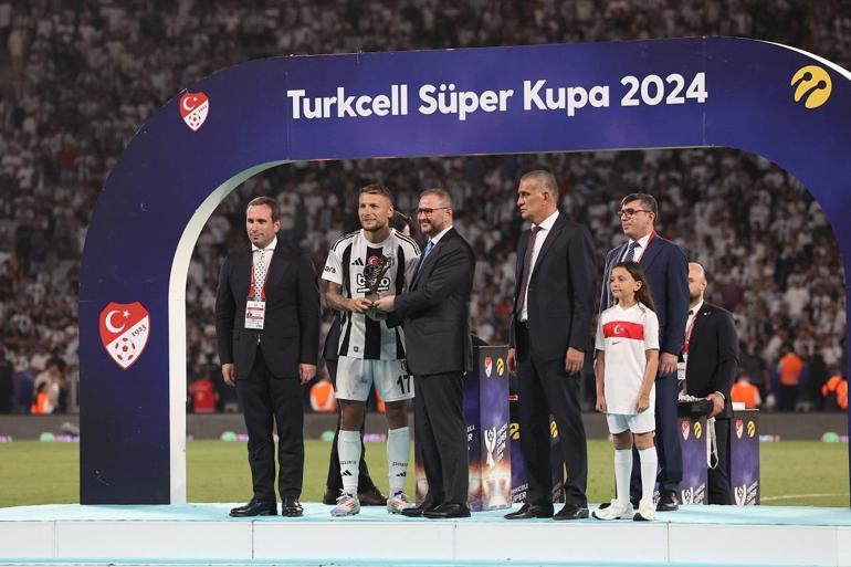 Süper Kupayı Beşiktaş müzesine götürdü