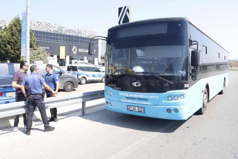 Aracıma vurdun deyip, halk otobüsünün anahtarını alıp kaçtı