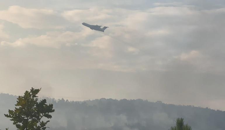 Rusyadan kiralanan Be-200 amfibi yangın söndürme uçağı, Yalovadaki yangında 58 ton su attı