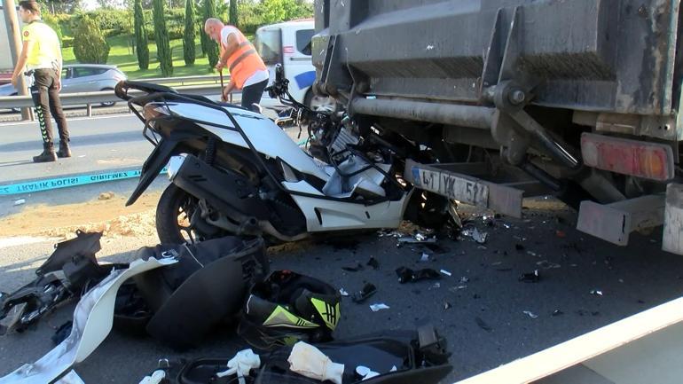 Küçükçekmece TEM Otoyolunda kamyonete arkadan çarpan motosiklet sürücüsü öldü