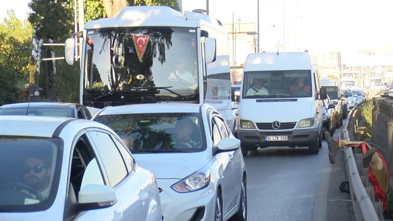 İstanbul’da 3 ayrı noktada yol çalışması trafiği kilitledi