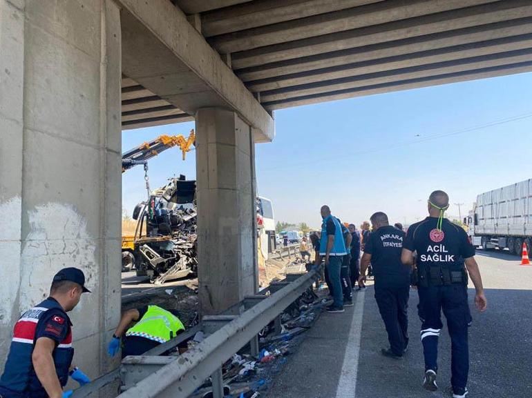 Ankarada yolcu otobüsü, üst geçidin ayağına çarptı: 9 ölü, 27 yaralı