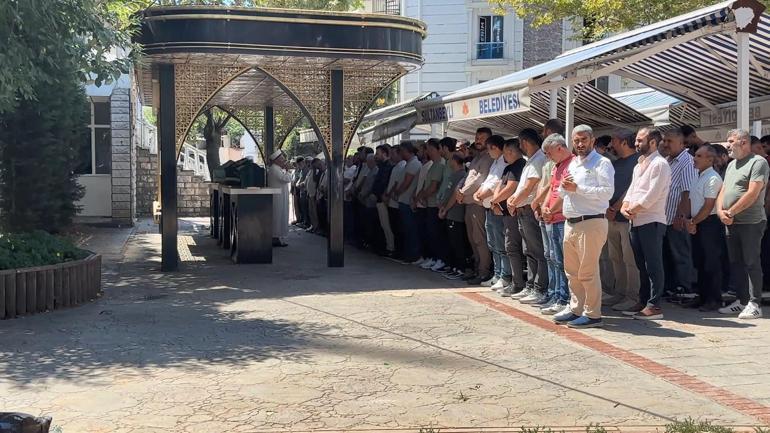 Arnavutköyde boşanma aşamasındaki eşi tarafından öldürülen Serpil Gül son yolculuğuna uğurlandı