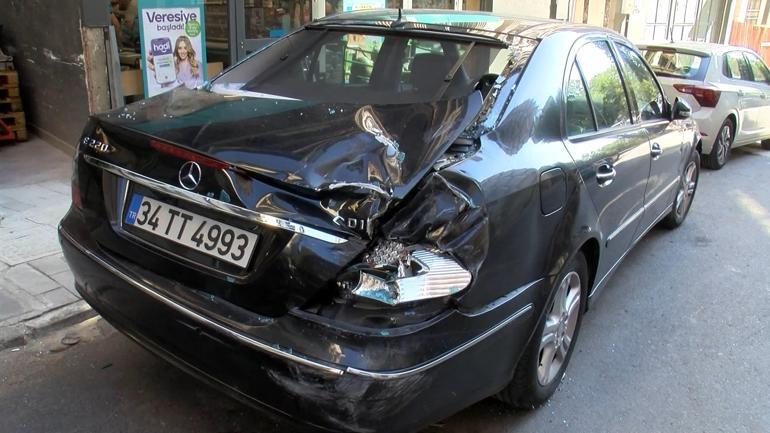 Beşiktaşta yolda yürüyen kadına cip çarptı; kaza kamerada