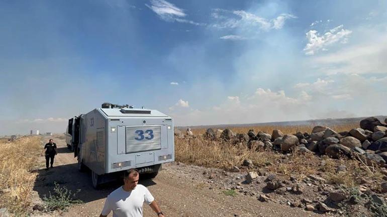 Diyarbakır’da anız yangını; yerleşim yerlerine yaklaşan alevlere TOMA’lı önlem