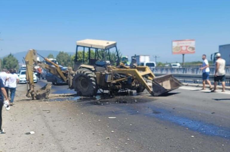 Yolcu otobüsünün iş makinesine çarptığı, 1i ağır 8 yaralının olduğu kaza kamerada