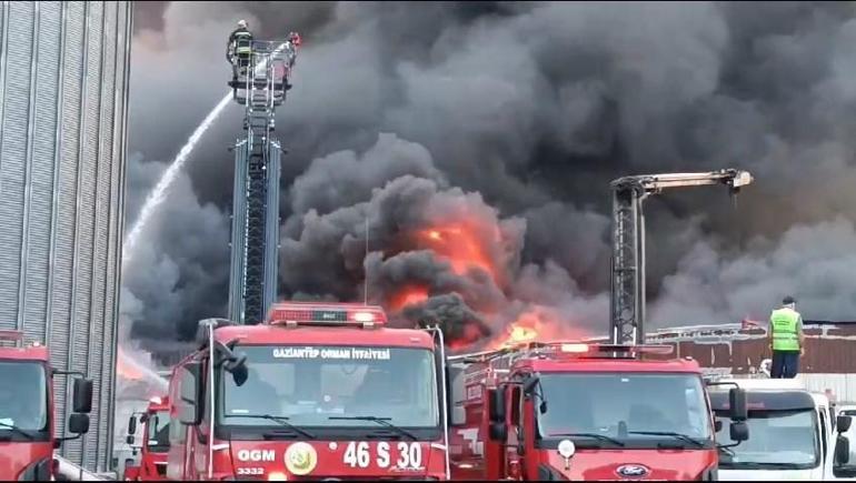 Gaziantep’te halı fabrikasındaki yangın kontrol altında