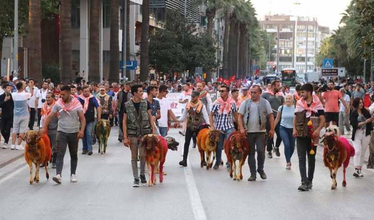 Denizlide 8 asırdır süren Sudan Koyun Atlatma Yarışması ve Çoban Bayramı öncesi kortej yürüyüşü