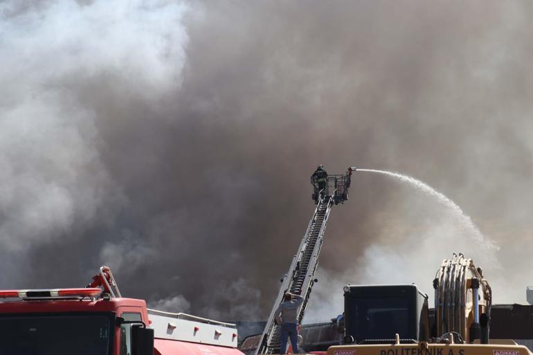 Gaziantep’te halı fabrikasındaki yangın kontrol altında