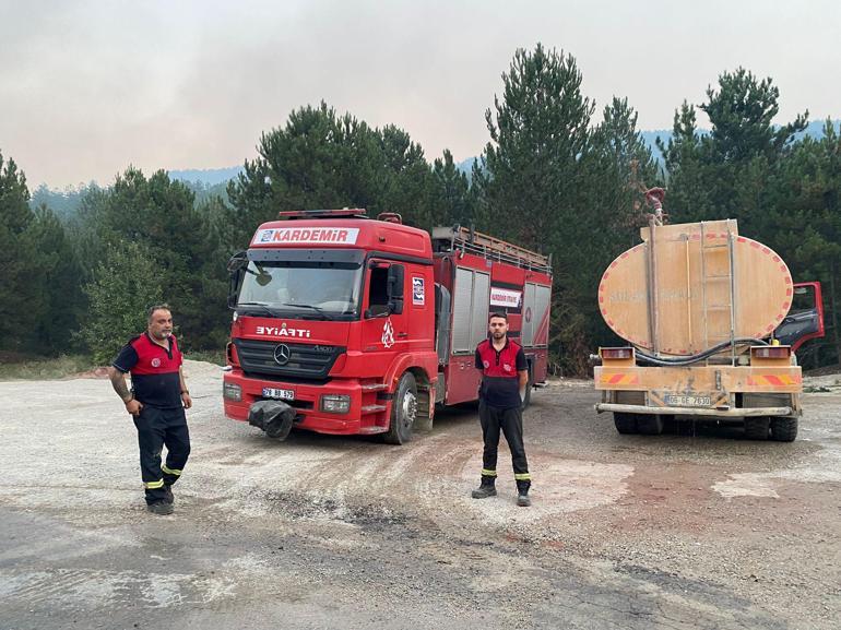 Karabükte kontrol altına alınan orman yangınında soğutma çalışması