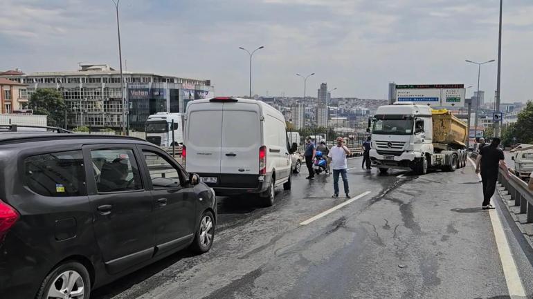 Beylikdüzünde hafriyat kamyonu kazası: D-100 Karayolu trafiğe açıldı