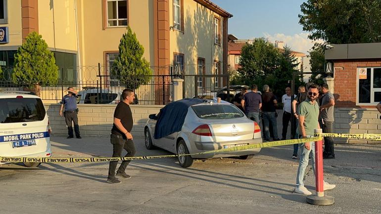 Otomobilde bıçaklayarak öldürdüğü eşiyle birlikte polis merkezine gidip teslim oldu