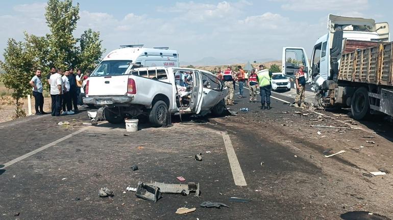 4 kişinin öldüğü kazada TIR şoförü: Korna çalıp selektör yaptım, fren yapmama rağmen çarpışma oldu