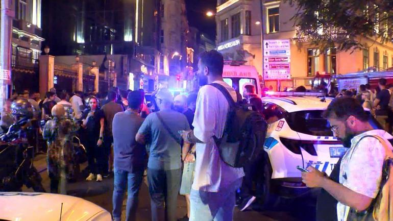 Beyoğlunda 9 katlı otelde yangın: 2 kişi dumandan etkilendi