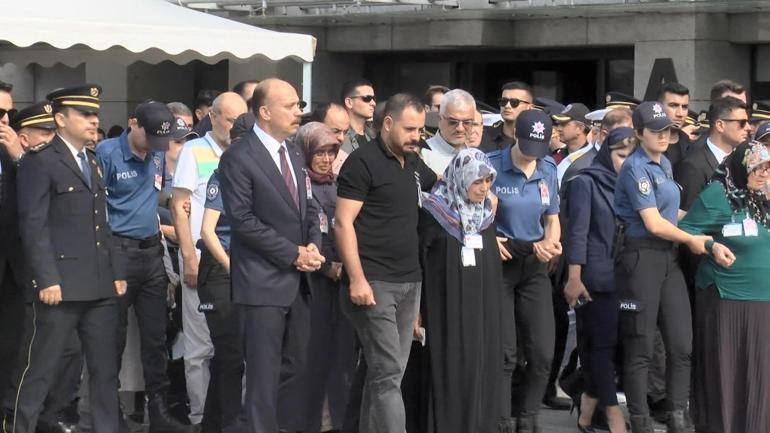 Şehit polis memuru Mustafa Peksoy için İstanbul İl Emniyet Müdürlüğünde tören