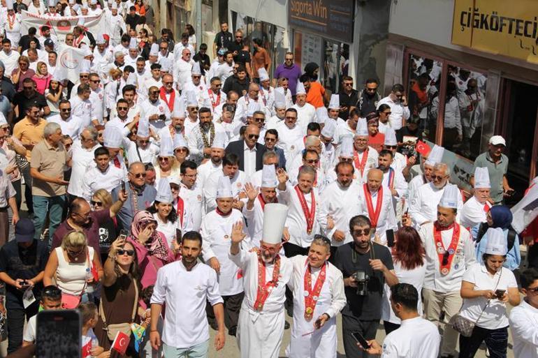 Bakan Tekin, Mengende Uluslararası Aşçılık ve Turizm Festivali’ne katıldı