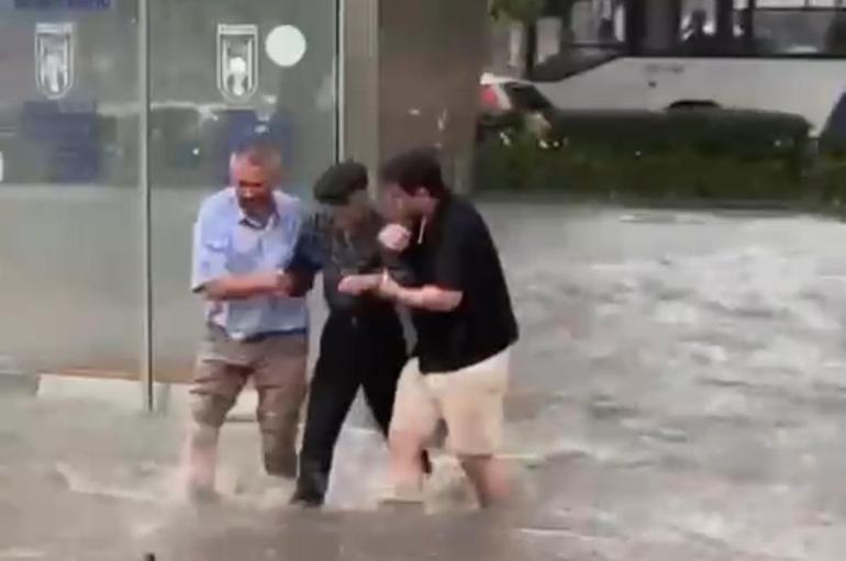 Ankarada sağanak; alt geçit ve caddeler suyla doldu